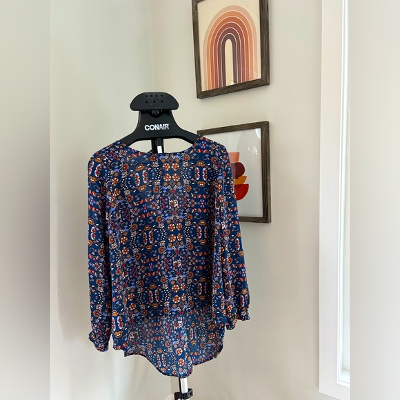 Forever XI floral top - Picture 2 of 2